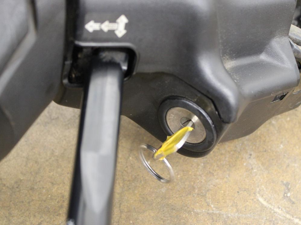 JDM 1990-1993 ACURA INTEGRA STEERING WHEEL WITH IGNITION KEY FROM RIGHT HAND DRIVE CAR: Image 3