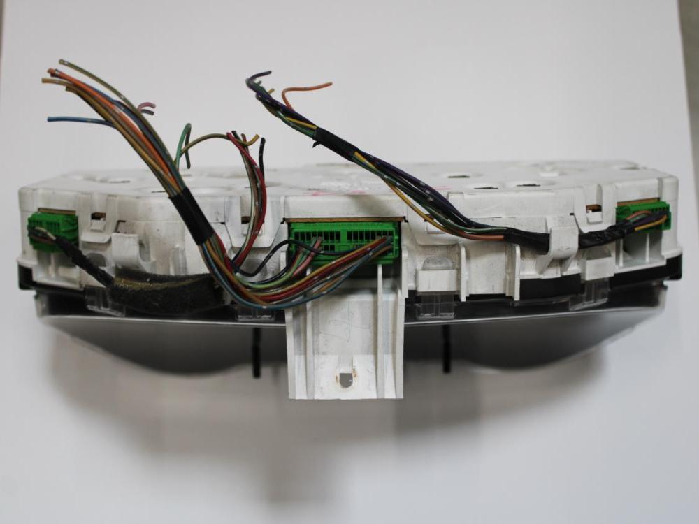 JDM 2001-2002 SUBARU IMPREZA WRX STi V7 CLUSTER: Image 2