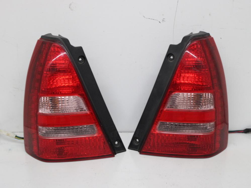 JDM 03-08 SUBARU FORESTER SG9 TAIL LIGHTS: Image 1