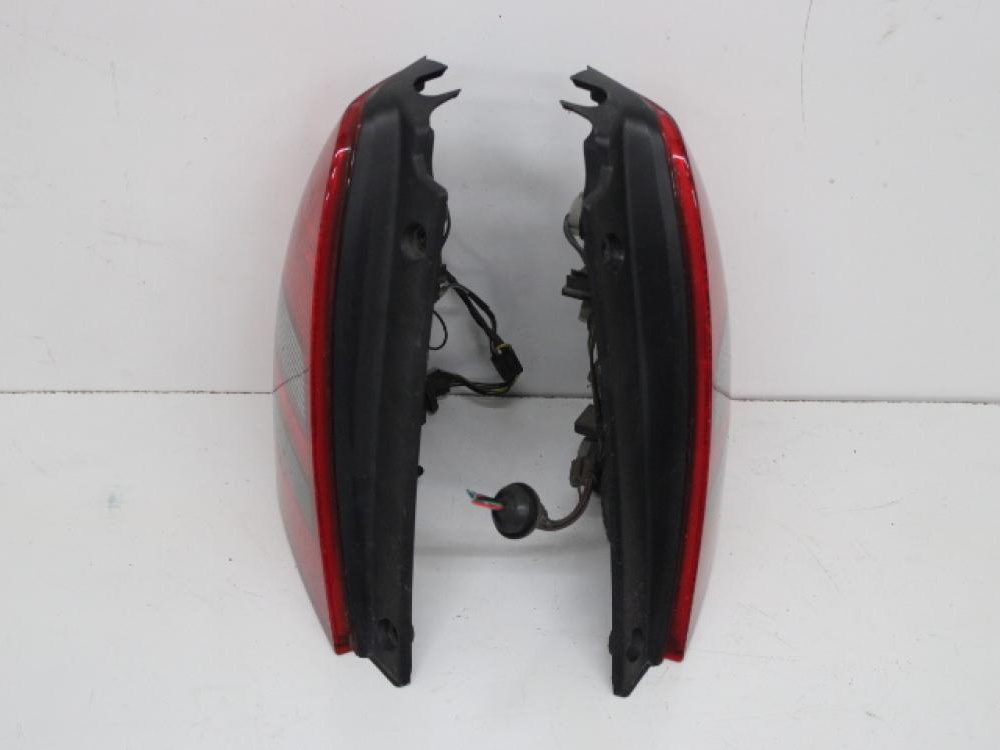JDM 03-08 SUBARU FORESTER SG9 TAIL LIGHTS: Image 2