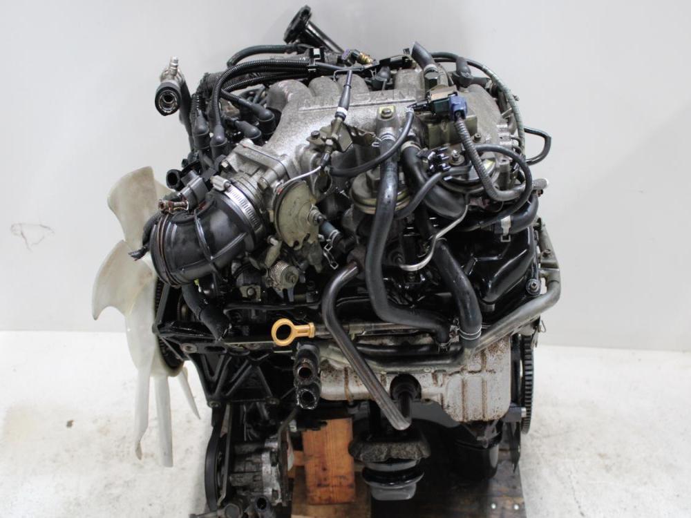 JDM NISSAN 96-00 PATHFINDER 99-04 FRONTIER XTERRA 3.3L V6 VG33DE ENGINE: Image 1