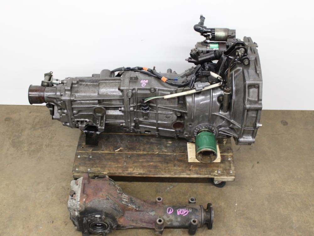 JDM 2002-2005 SUBARU IMPREZA WRX 5SPEED M/T WITH REAR DIFF: Image 1