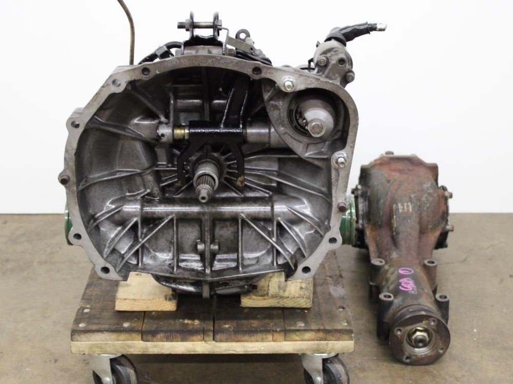 JDM 2002-2005 SUBARU IMPREZA WRX 5SPEED M/T WITH REAR DIFF: Image 6