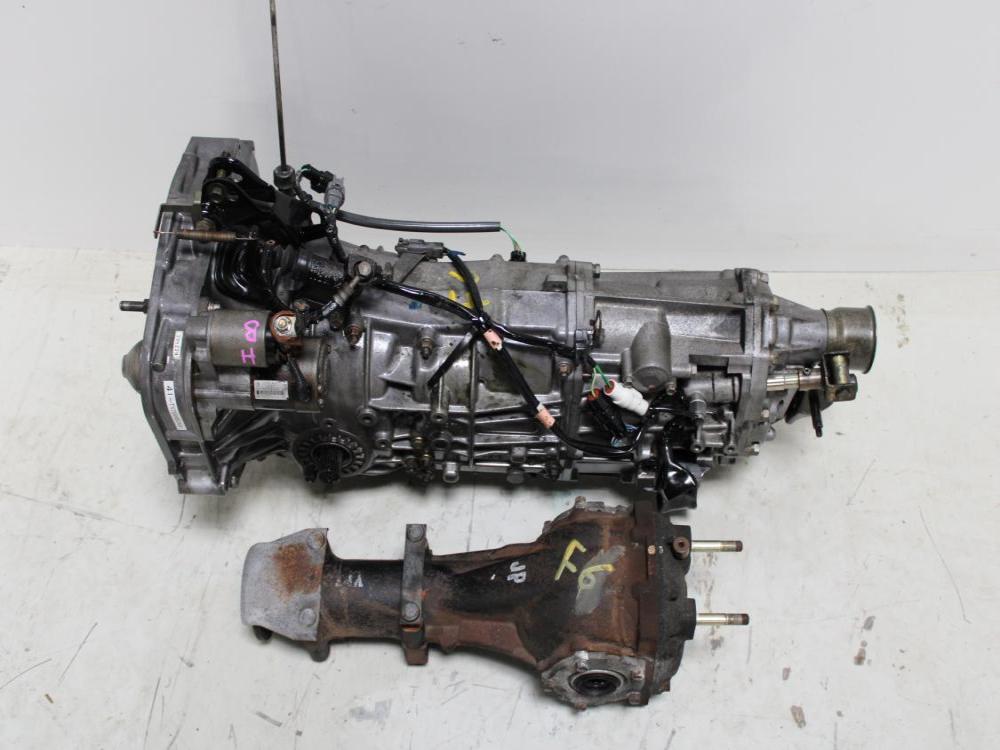 JDM 2002-2005 SUBARU IMPREZA WRX 5SPEED M/T WITH REAR DIFF AXLE-MALE: Image 1